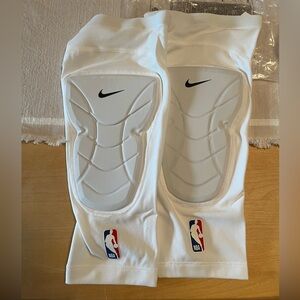 Nike Pro Compression Knee Pads: NWT